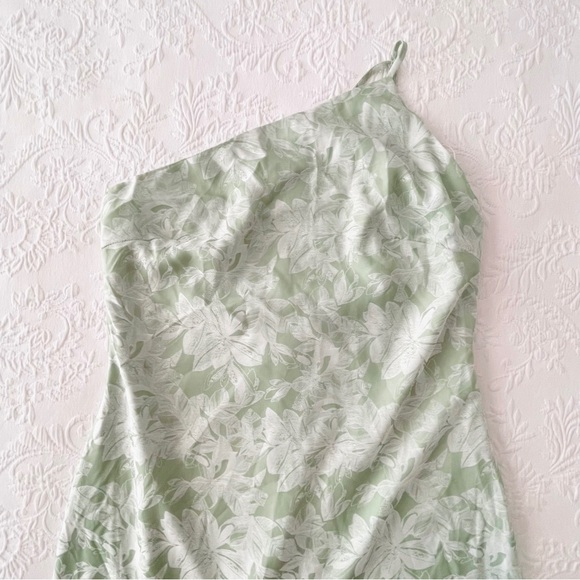 NWOT Lulus Sweet and Stylish Green Floral Jacquard One-Shoulder Midi Dress - Picture 3 of 9